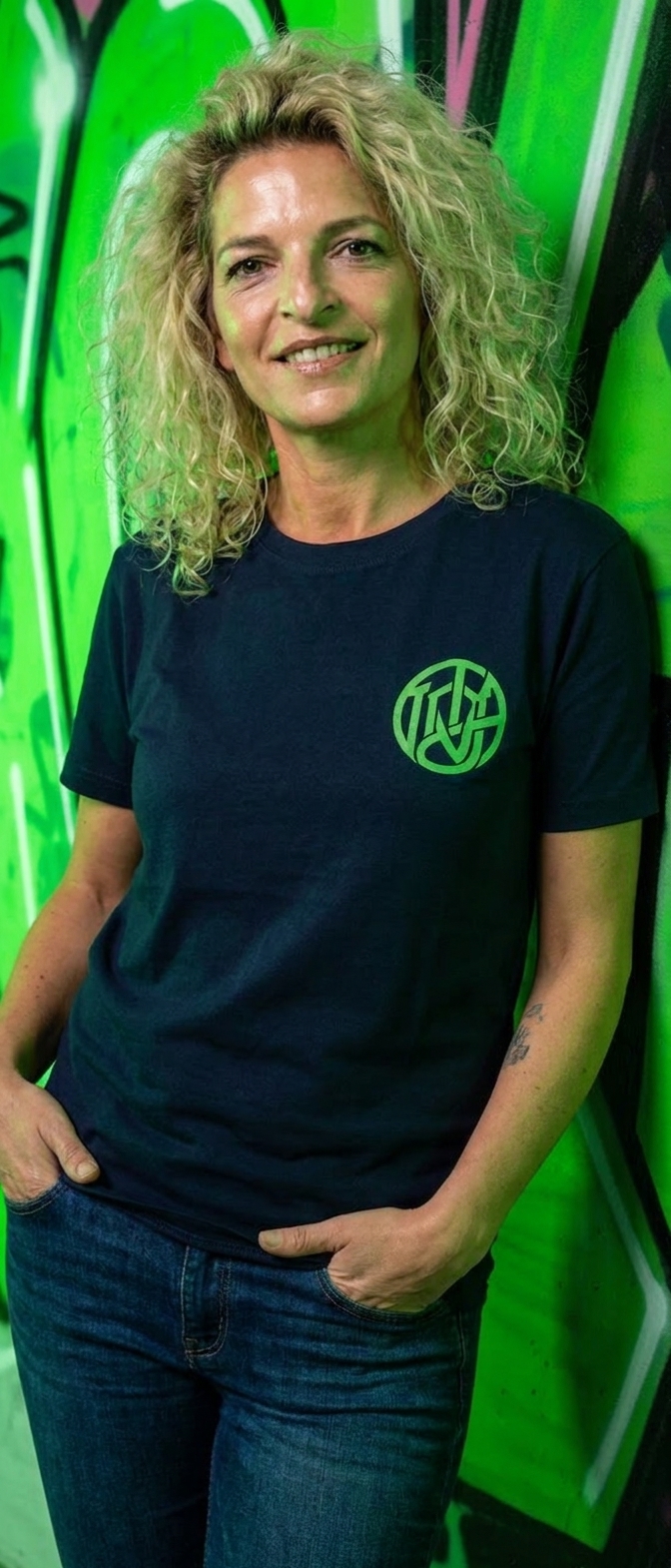 Tee navy — logo vert face